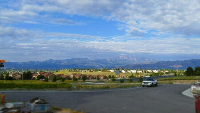 Building Photo - 3 Bedroom, 2.5 Bathroom with two car garage - Available 2/5/2025