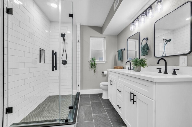 Building Photo - 3518 Shore Shadows Dr