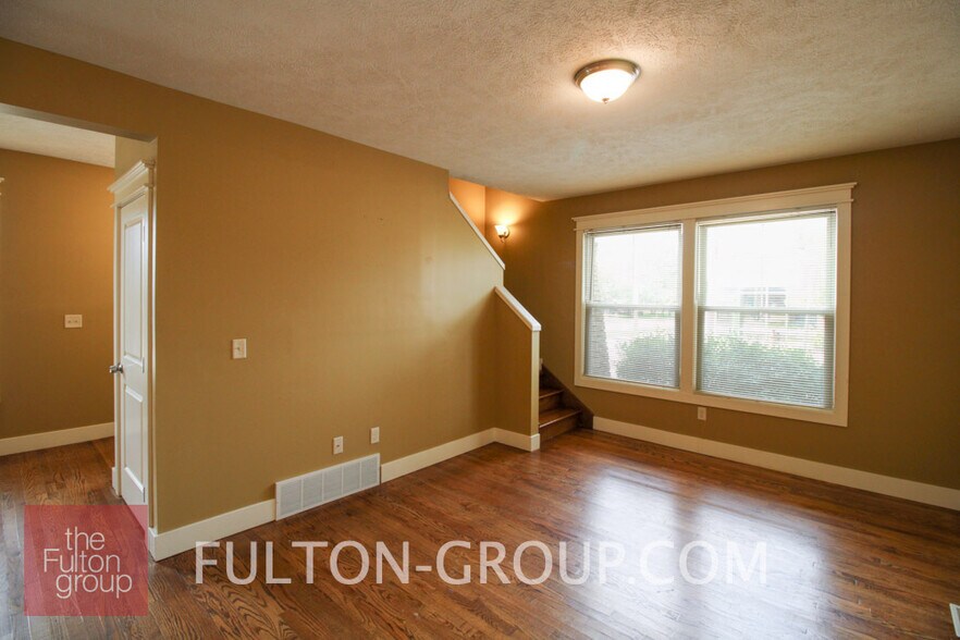 Building Photo - 1056 Fulton St W