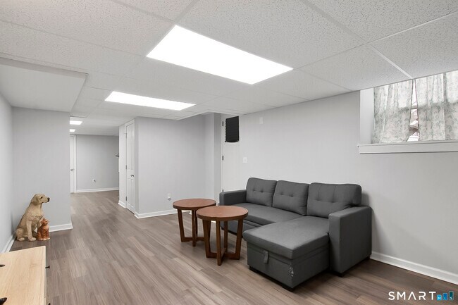 Building Photo - 104 East Ave