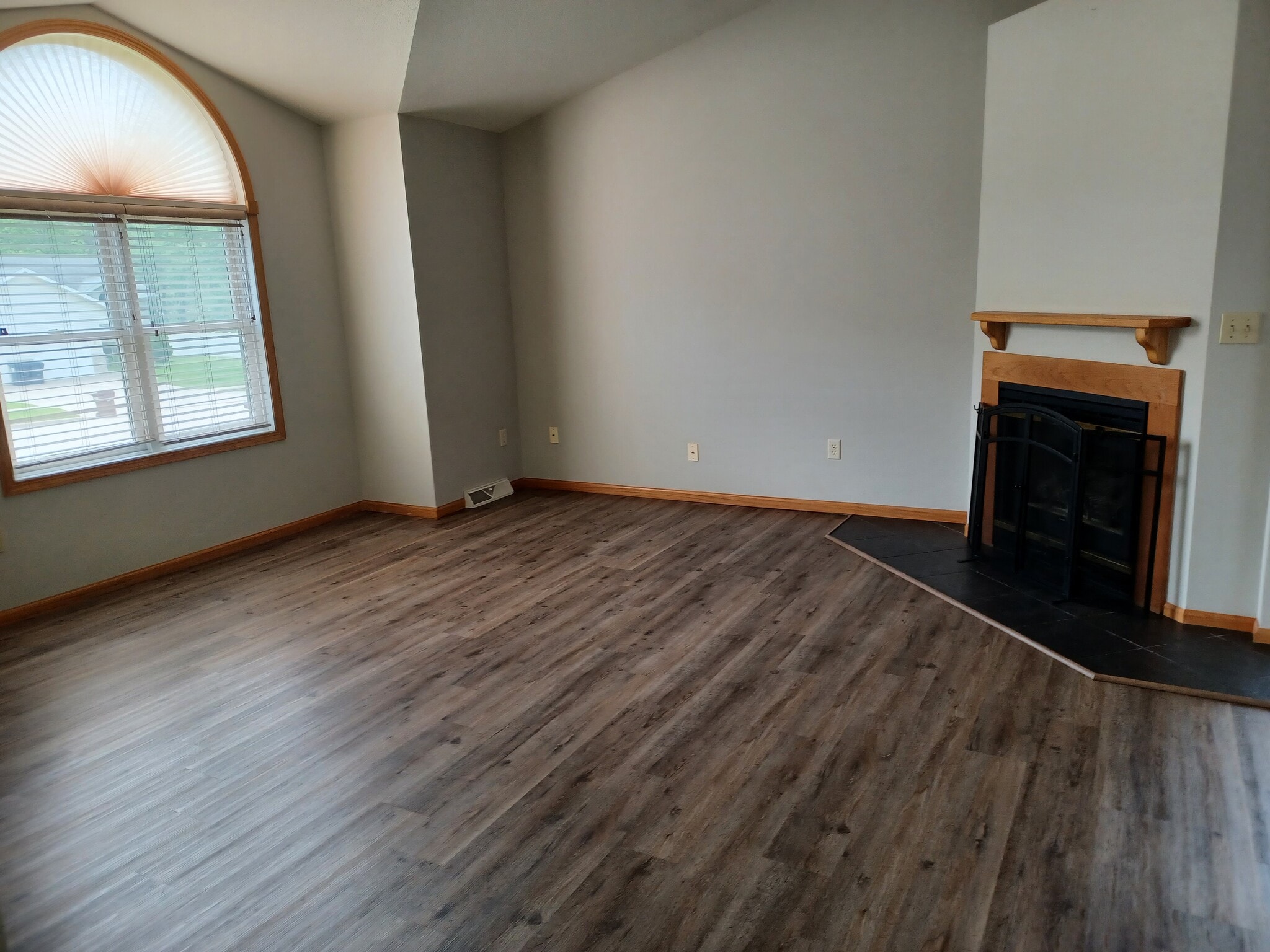 Building Photo - 130 Rhyme St