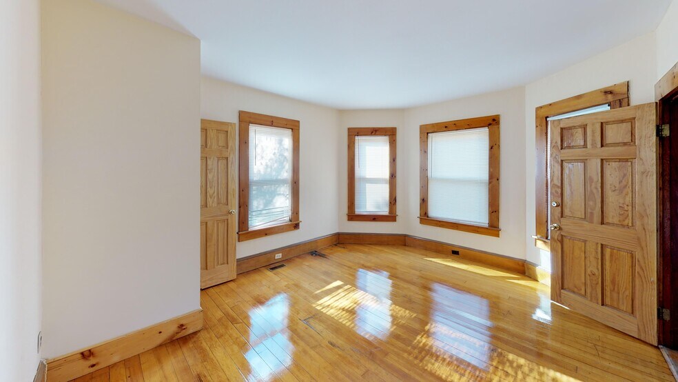 Building Photo - 250 Forest Ave