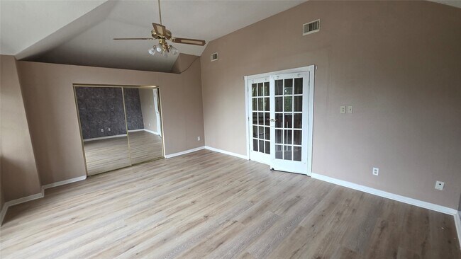 Building Photo - 15207 Pebble Lake Dr