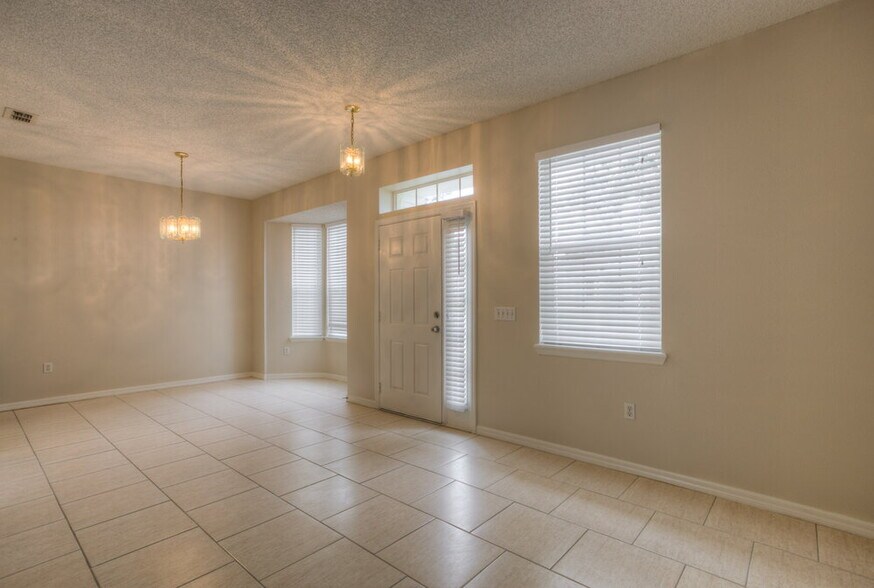 Building Photo - 2510 Sherbrook Ln