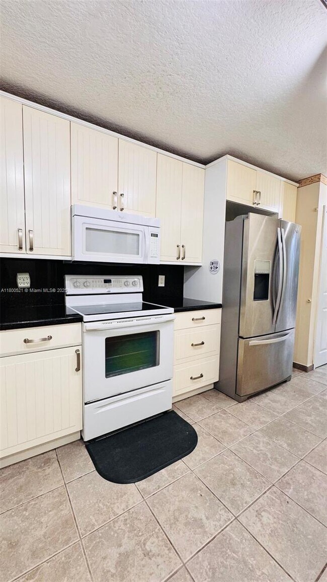 Building Photo - 1260 SE 31st Ct