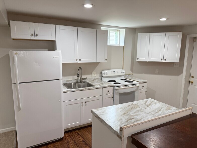 Building Photo - 10962 Stella Ct
