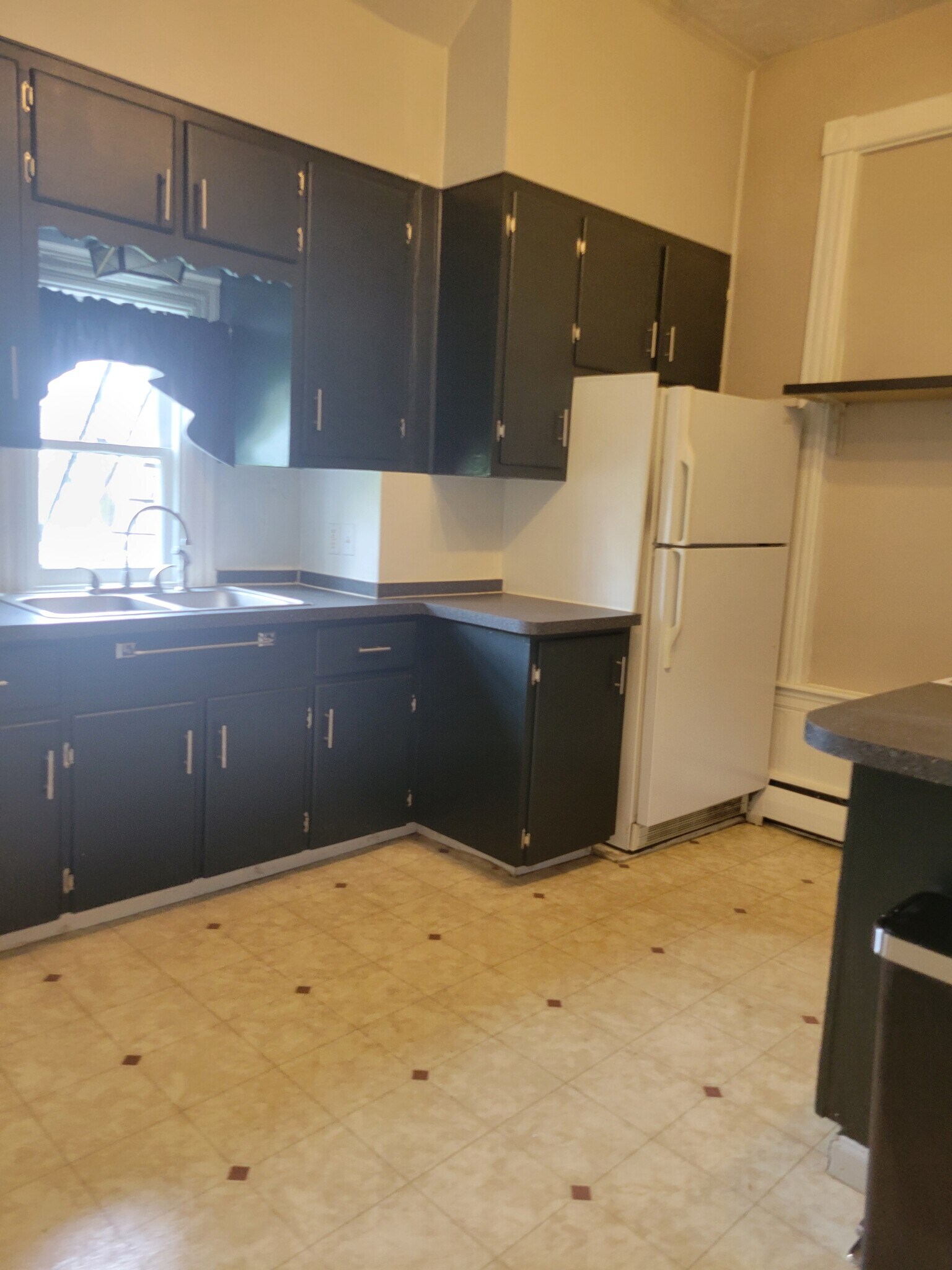Kitchen - 405 E Main St