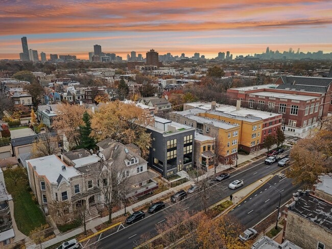 Building Photo - 4119 N Ashland Ave