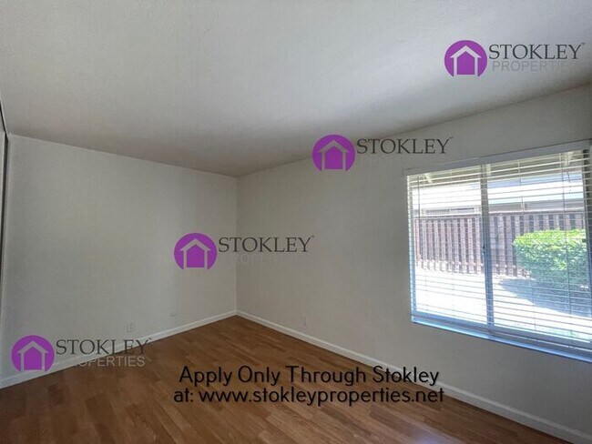 Building Photo - 2085 Olivera Rd