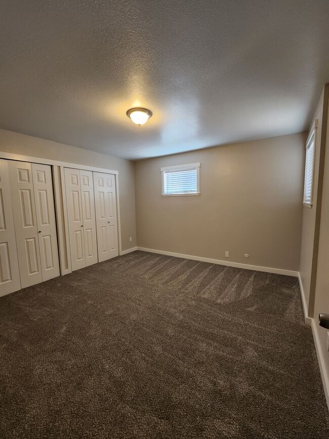 Building Photo - Stunning 2 Bedroom 2 Bathroom Home In Paye...