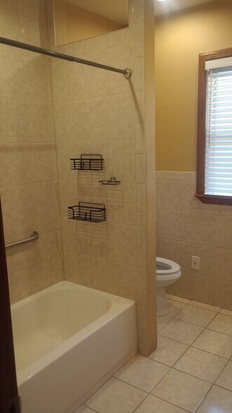 Building Photo - 12 Hillside Ave