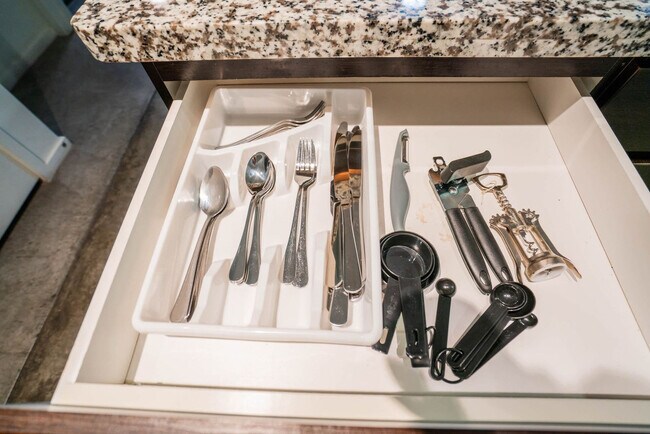 Building Photo - 888 N 4th St