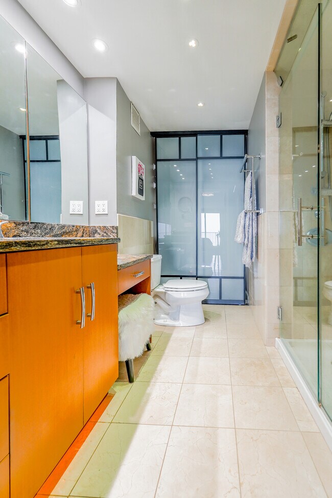 Building Photo - 1212 N Lake Shore Dr