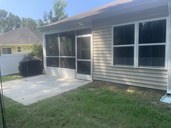 Building Photo - 1232 Midtown Village Dr