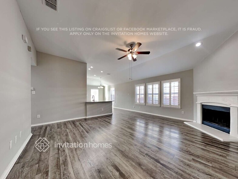 Building Photo - 8824 King Ranch Dr