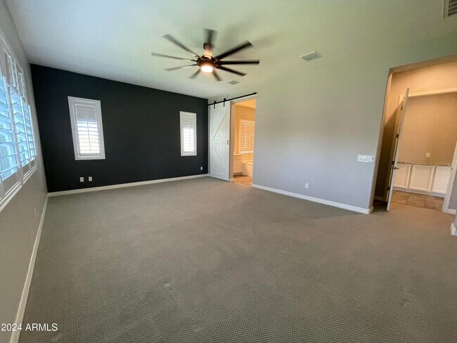 Building Photo - 22834 E Silver Crk Ln