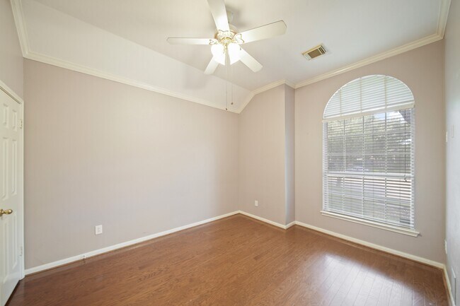 Building Photo - 6402 Parkriver Crossing