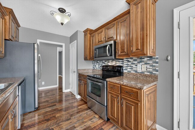 Building Photo - 3534 Southwood Dr