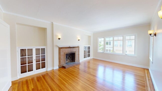 Building Photo - San Francisco Living at Its Finest
