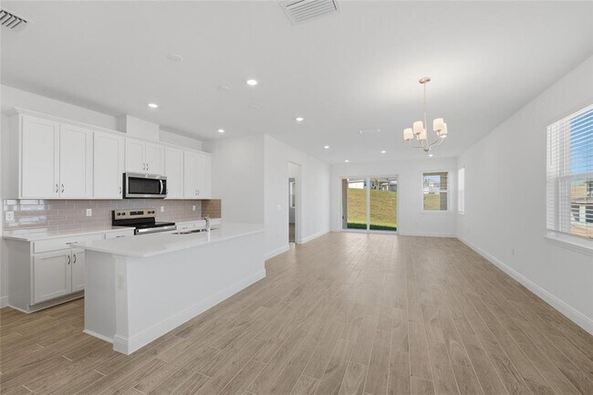 Building Photo - 2100 Maverick Ct