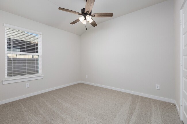 Building Photo - 16703 Sterling Clf St