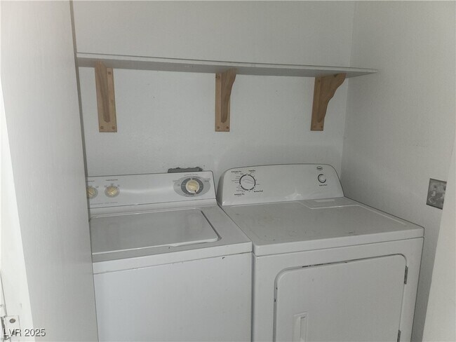 Building Photo - 7913 Turtle Island Ct