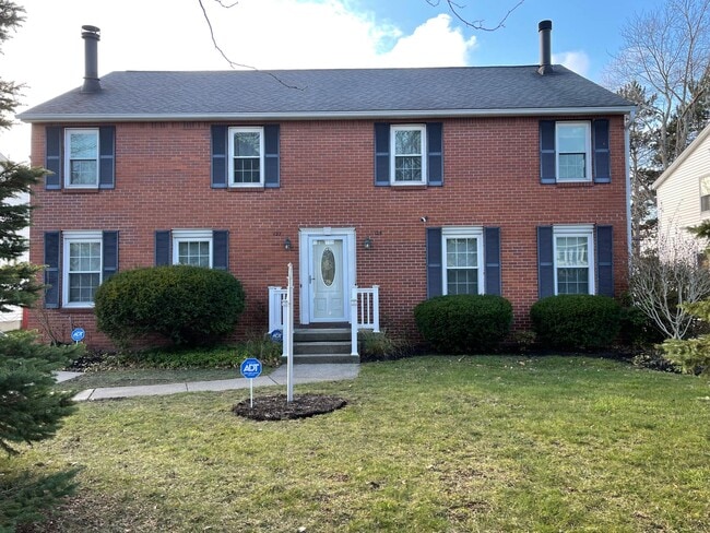 Building Photo - 125 Fairgreen Dr
