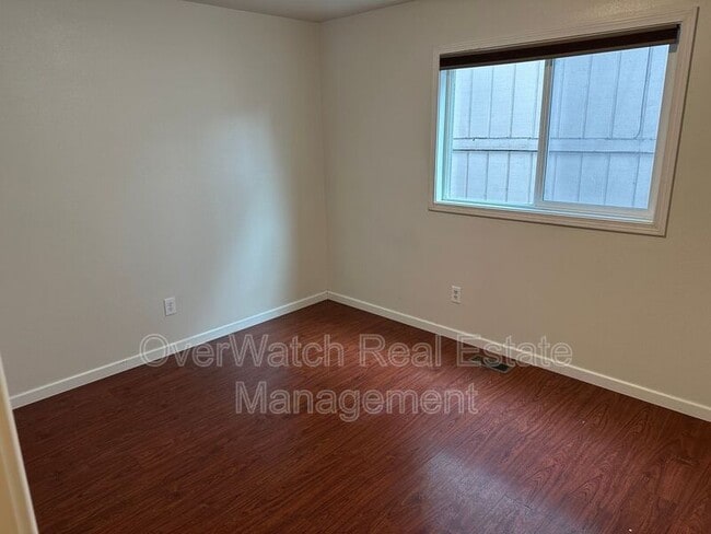 Building Photo - 250 Oklahoma St