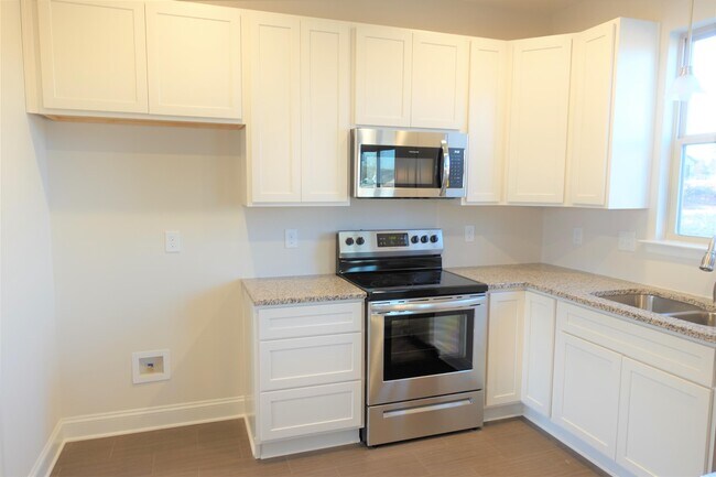 Building Photo - 2731 Millhone Dr