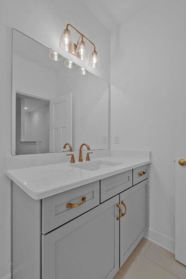 Building Photo - FOR LEASE - NEW BUILD TOWNHOME LOCATED IN ...
