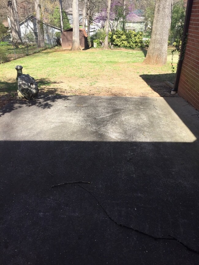 Building Photo - 1301 Brookwood Dr