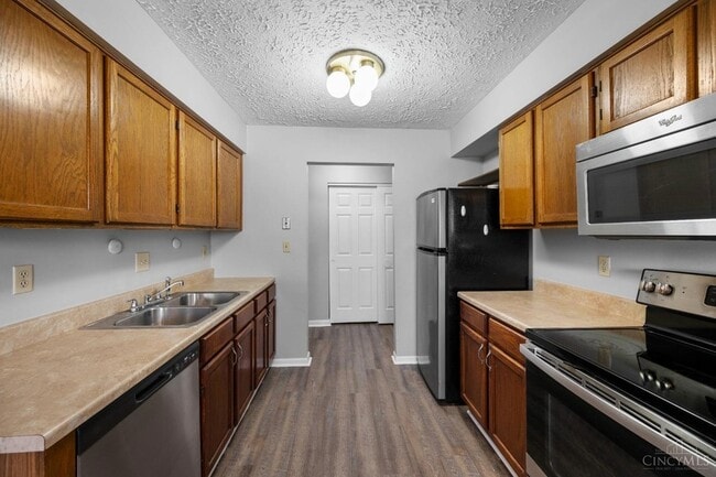 Building Photo - 5087 Tri County View Dr