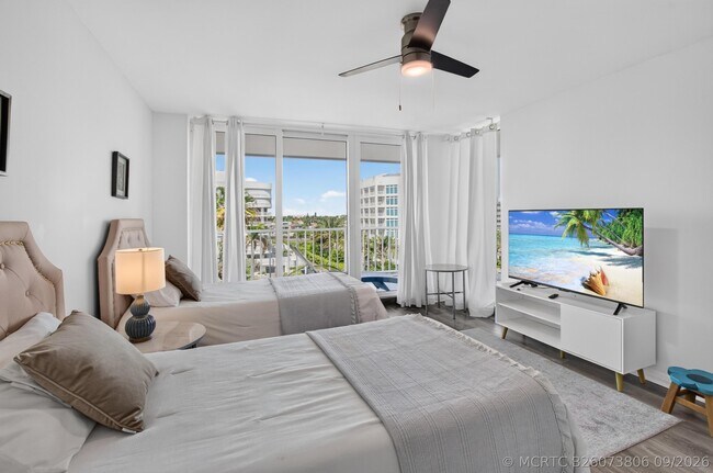 Building Photo - 3211 S Ocean Blvd