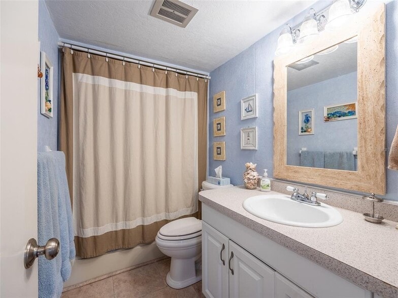 Building Photo - 400 Base Ave E