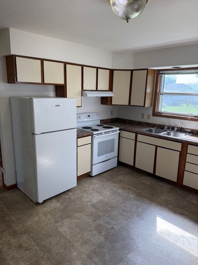 Building Photo - 510/512 Pheasant Drive