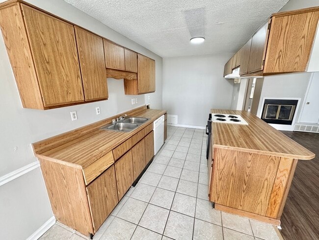 Building Photo - 6506 Wimble Rd