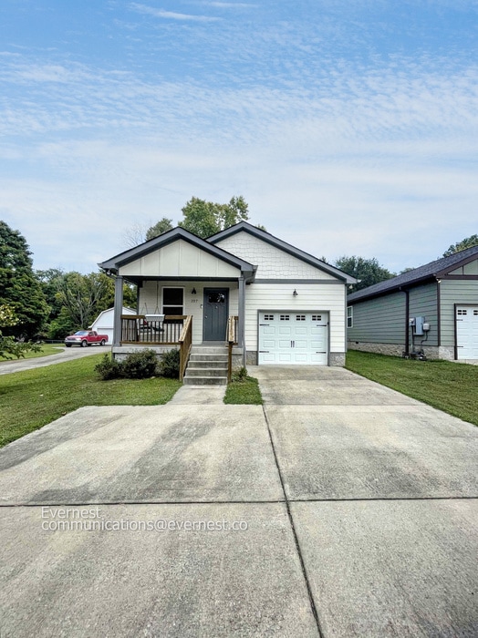 Building Photo - 327B Keeton Ave