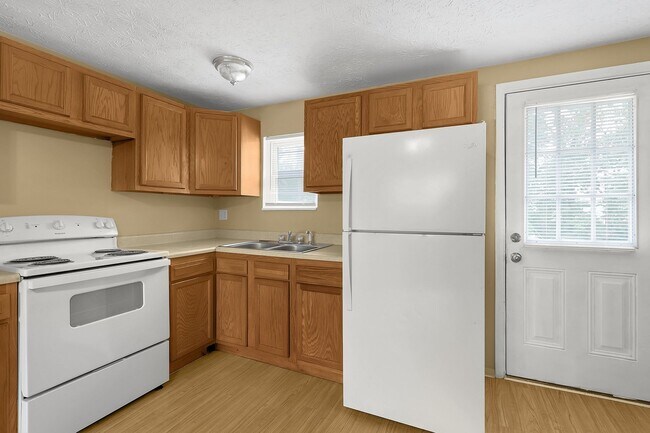 Building Photo - 2 Bedroom Affordable Housing Apartment