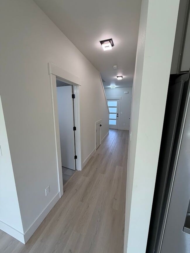 Building Photo - Elvira Place