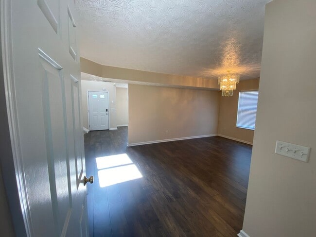 Building Photo - 4221 Dobbin Cir