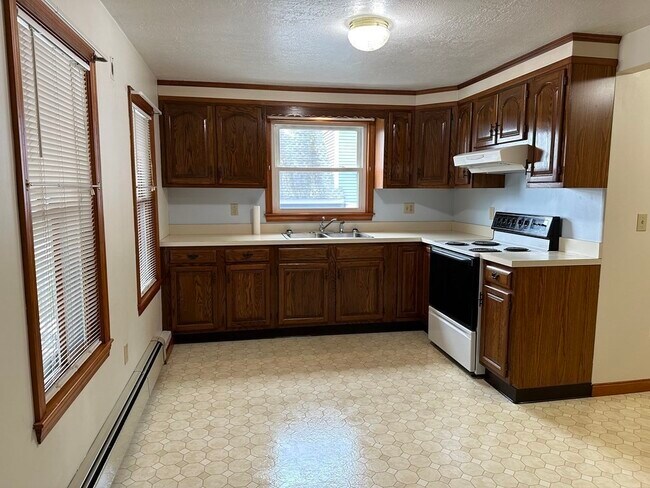 Building Photo - 32 Draper Ave