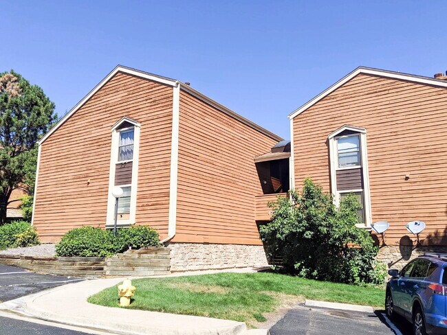 Building Photo - Spacious 2 Bedroom 1 Bath Condo In Cherry Creek School District!! 2nd Floor Balcony! Extra Storag...