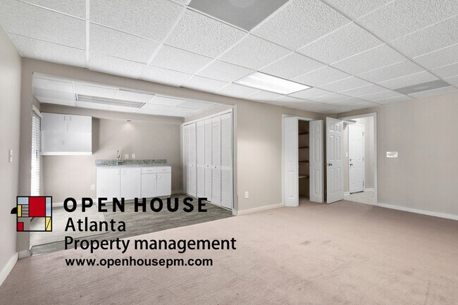 Building Photo - 1820 Stone Forest Dr, Lawrenceville