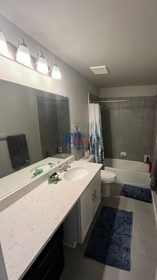 Building Photo - 420 Ryan Ave