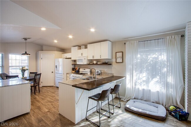 Building Photo - 7413 Alpine Ridge St