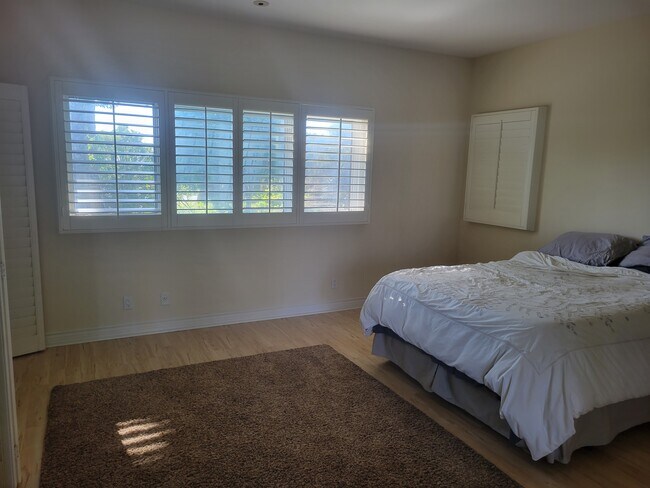 Building Photo - 3901 Stonebridge Ln