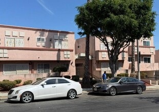 Building Photo - 720 N Eucalyptus Ave