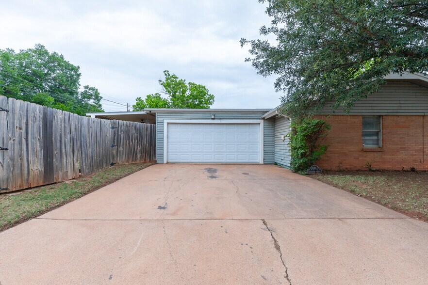 Building Photo - 1802 Glendale Dr