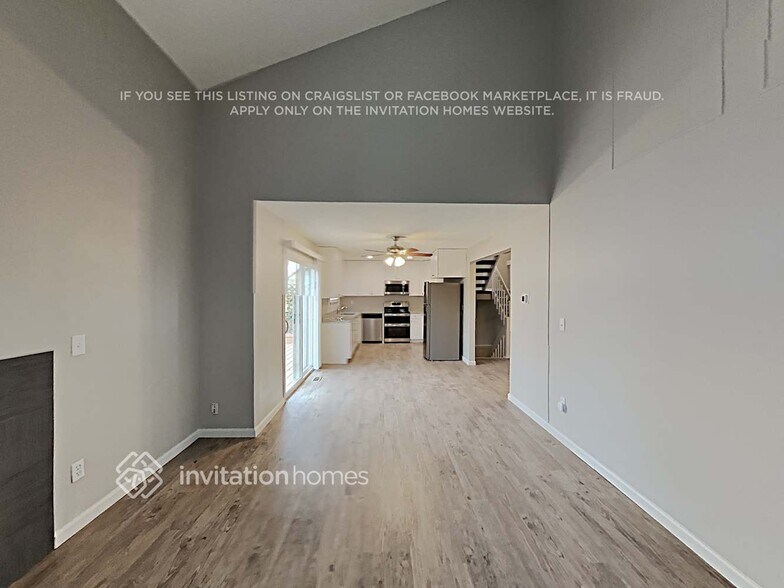 Building Photo - 12032 Monaco Dr
