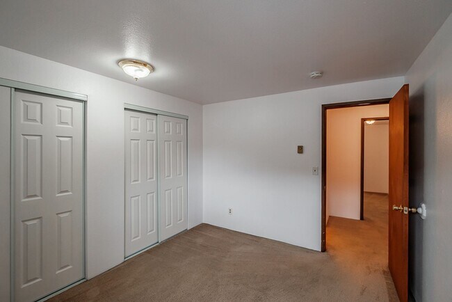 Building Photo - 415-01 Krasilovsky